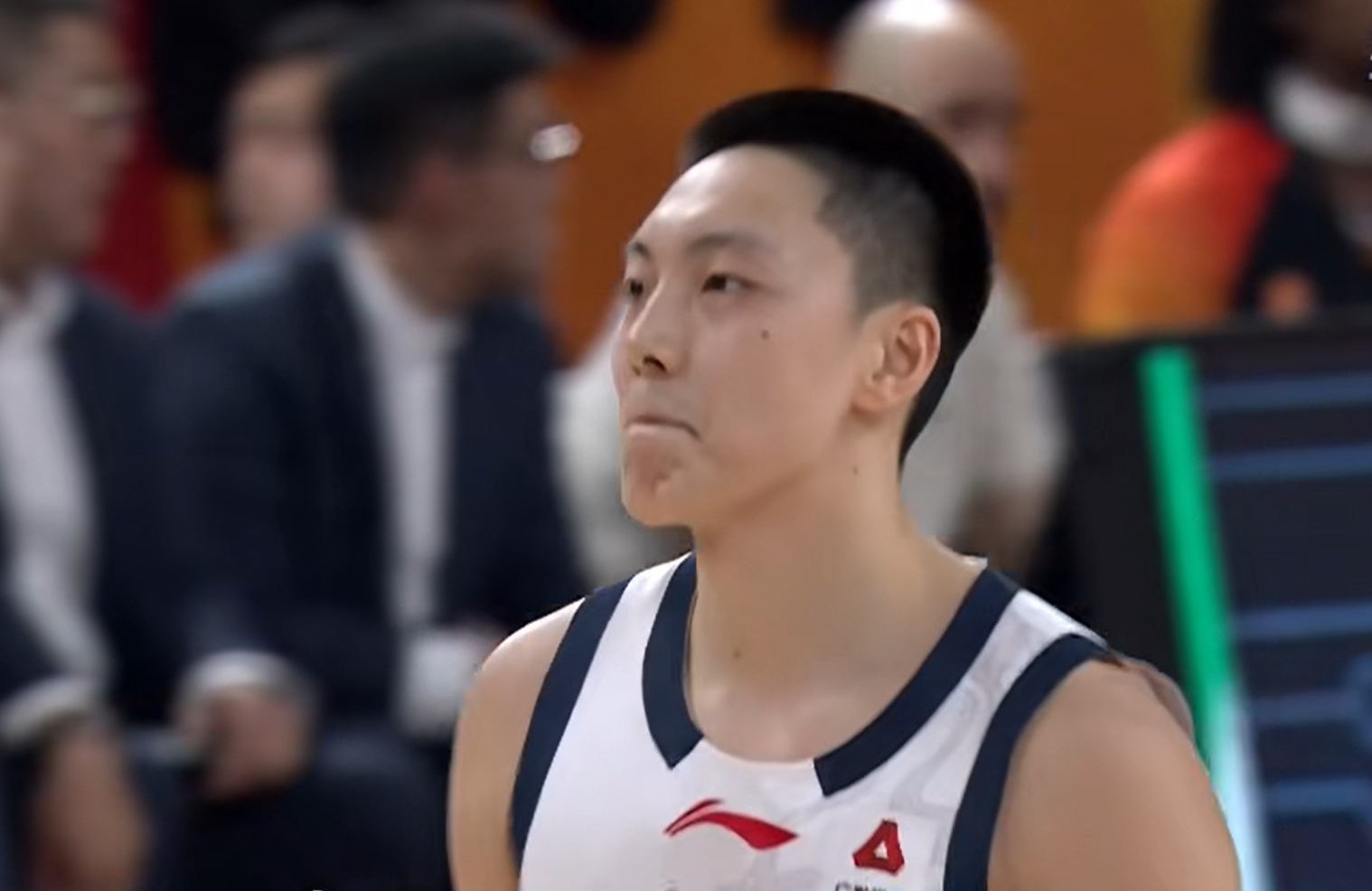中欧体育登录入口-领先14分后！输给福建2分，胡明轩批评广东队球员